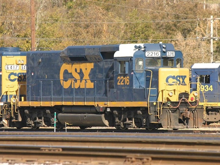CSX 2216 RoadMate