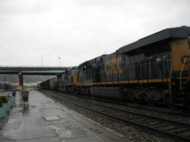 CSX 907 (GE ES44AC) in Cumberland, Maryland