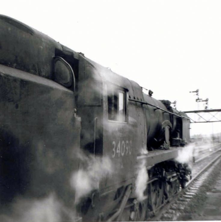 34090 SIR EUSTACE MISSENDEN SOUTHERN RAILWAY