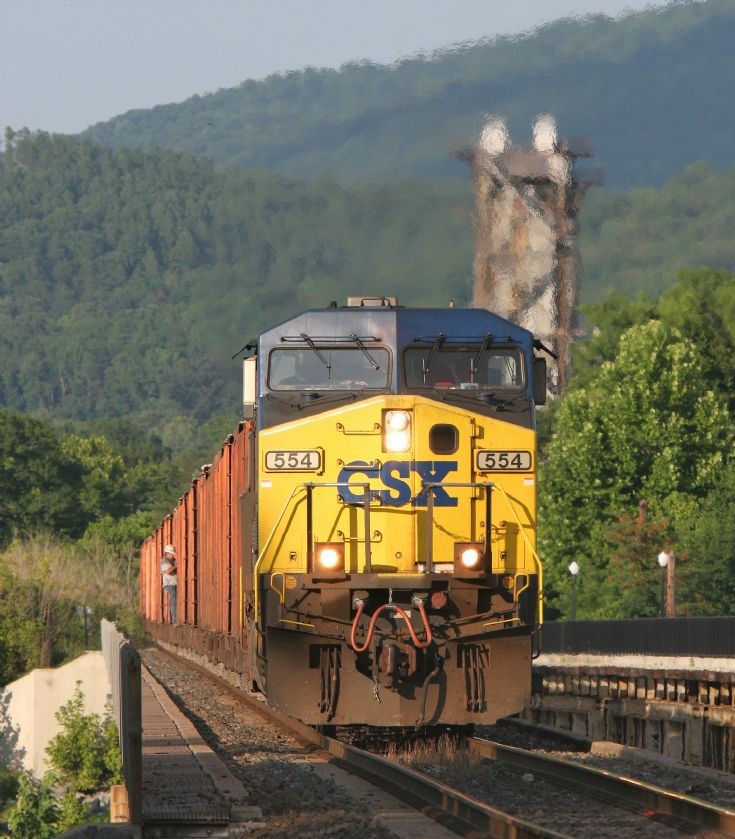 CSX 554 at Bridgeport, Alabama.