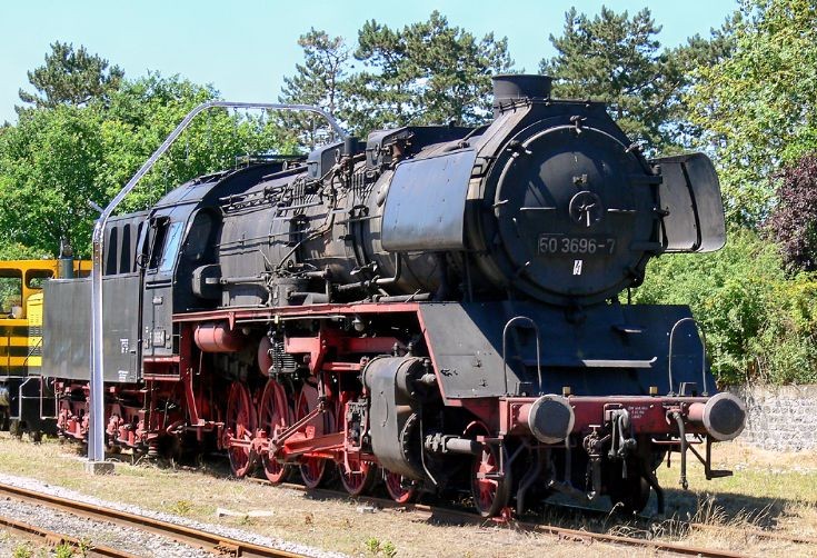 CFV3V Steam locomotive BR50 3696-7