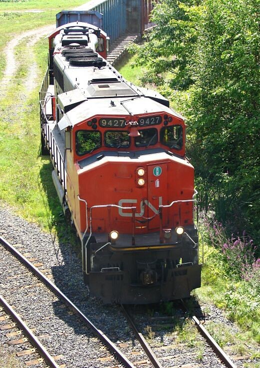 Diesel locomotive CN 9427