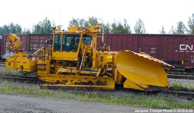 CN 618-24 snow remover