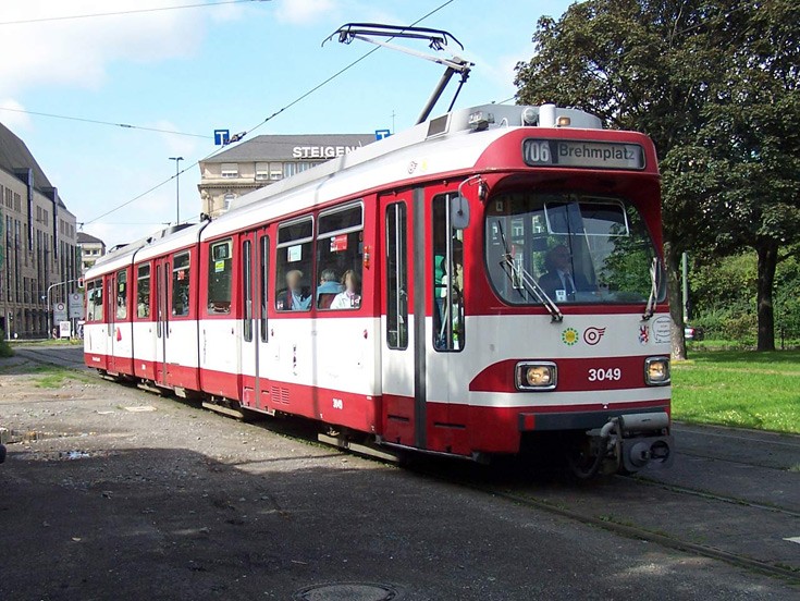 Rheinbahn tram 3049