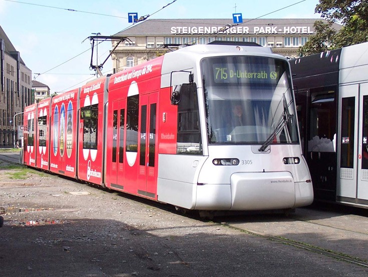 Rheinbahn tram 3305
